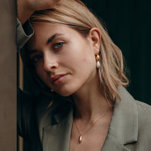 Učitaj sliku u preglednik galerije, Gold Drop necklace
