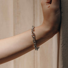 Load image into Gallery viewer, Silver Bold Chain bracelet