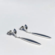 Load image into Gallery viewer, Silver Pendant Drop earrings