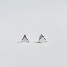 Učitaj sliku u preglednik galerije, Silver Triangle earrings