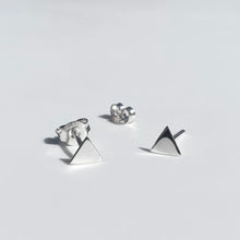 Učitaj sliku u preglednik galerije, Silver Triangle earrings