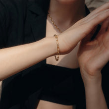 Load image into Gallery viewer, Gold Chunky bracelet