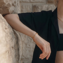 Load image into Gallery viewer, Gold Chunky bracelet