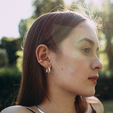Učitaj sliku u preglednik galerije, Srebrna plain ear cuff naušnica