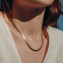 Load image into Gallery viewer, Gold Snake necklace