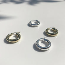 Load image into Gallery viewer, Silver Donut Creole earrings