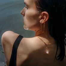 Load image into Gallery viewer, Gold Anker Pearl necklace
